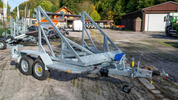 WARK přívěs na přepravu kabelových cívek, 2 nápravy, 2.700Kg - elektrický naviják